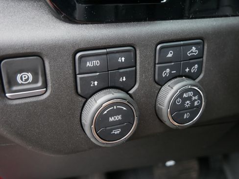 Certified 2025 Chevrolet Silverado 1500 High Country AWD/4WD image 28