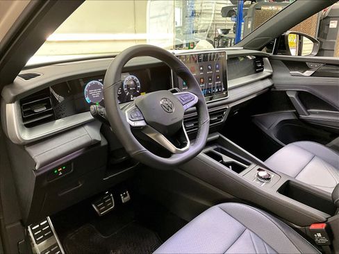 New 2026 Volkswagen Tiguan SE R-Line AWD/4WD image 6