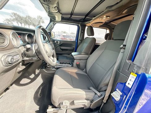 Used 2019 Jeep Wrangler Sport image 23