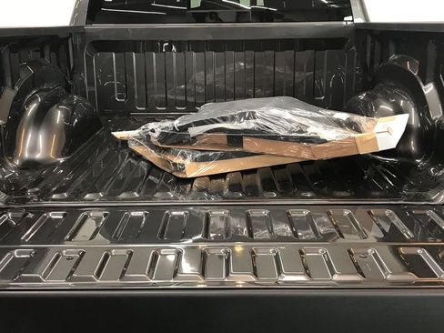 New 2026 RAM 1500 4x4 Crew Cab image 39