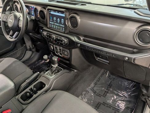 Used 2022 Jeep Wrangler Unlimited Sport image 25