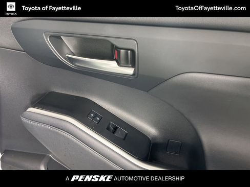 Used 2021 Toyota Highlander XSE image 21