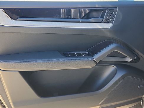 Certified 2024 Porsche Cayenne image 13