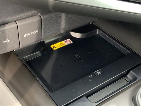 Used 2022 Toyota Camry XLE image 19