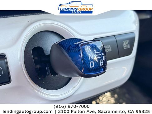 Used 2017 Toyota Prius Two w/ Prius Two Safety Plus Package FWD image 18