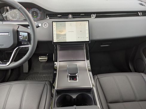 New 2026 Land Rover Range Rover Evoque Dynamic SE image 17