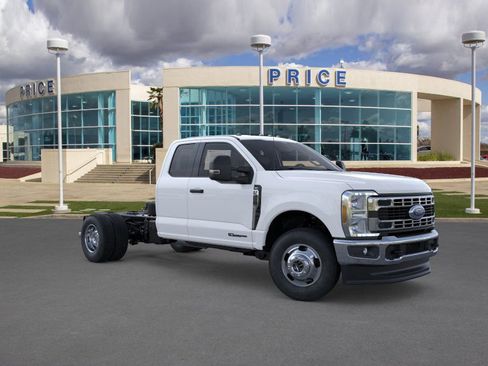 New 2026 Ford F350 XLT w/ XLT Value Package AWD/4WD image 7