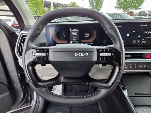 Certified 2026 Kia Sorento EX AWD/4WD image 18