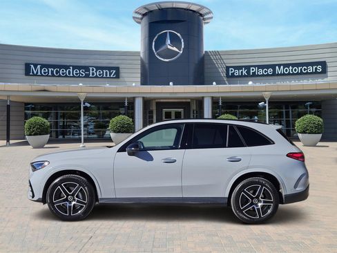 Certified 2025 Mercedes-Benz GLC 300 image 3