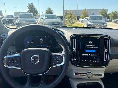 Used 2025 Volvo XC40 B5 Ultra w/ Protection Package Premier AWD/4WD image 22