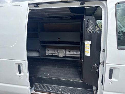Used 2013 Ford E-250 and Econoline 250 image 11