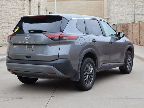Used 2023 Nissan Rogue S AWD/4WD image 3