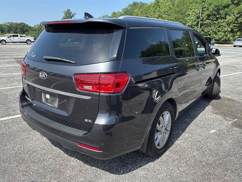 Used 2019 Kia Sedona EX FWD image 9