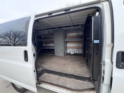 Used 2019 Chevrolet Express 2500 2500 3dr Cargo Van w/ Driver Convenience Package image 16