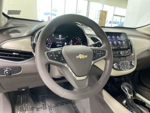 Used 2024 Chevrolet Malibu LT FWD image 14