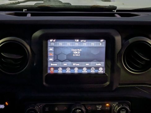 Used 2021 Jeep Wrangler Unlimited Sport AWD/4WD image 18