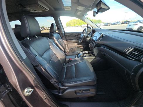 Used 2020 Honda Pilot Elite image 4