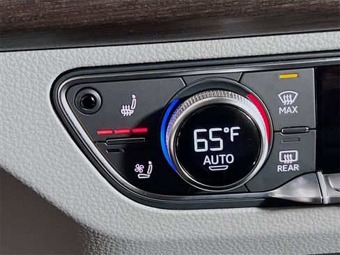 Used 2021 Audi Q5 Prestige w/ Prestige Package image 22