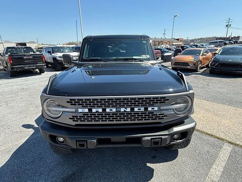 Used 2023 Ford Bronco Badlands image 9