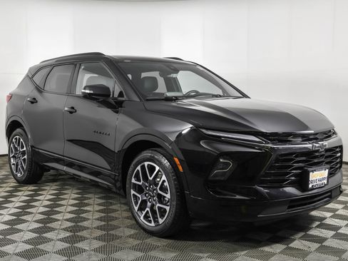 Used 2024 Chevrolet Blazer RS w/ Driver Confidence II Package AWD/4WD image 17