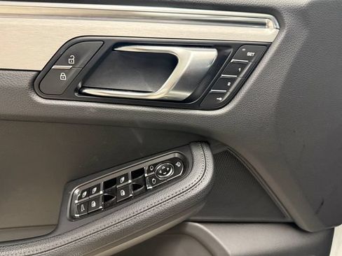 Certified 2026 Porsche Macan AWD/4WD image 39