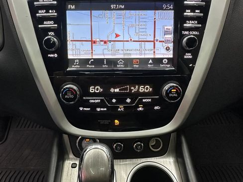 Used 2016 Nissan Murano Platinum w/ Platinum Technology Package FWD image 18