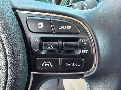 Used 2022 Kia Niro LXS FWD image 14