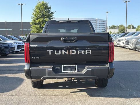 Used 2022 Toyota Tundra SR5 w/ SR5 Convenience Package AWD/4WD image 3