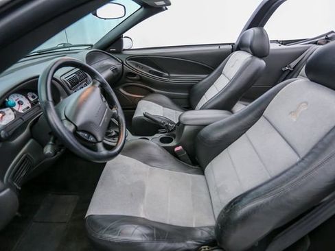 Used 2004 Ford Mustang Cobra RWD image 17