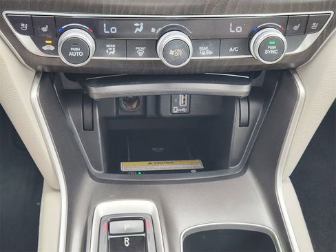 Certified 2018 Honda Accord Touring image 18