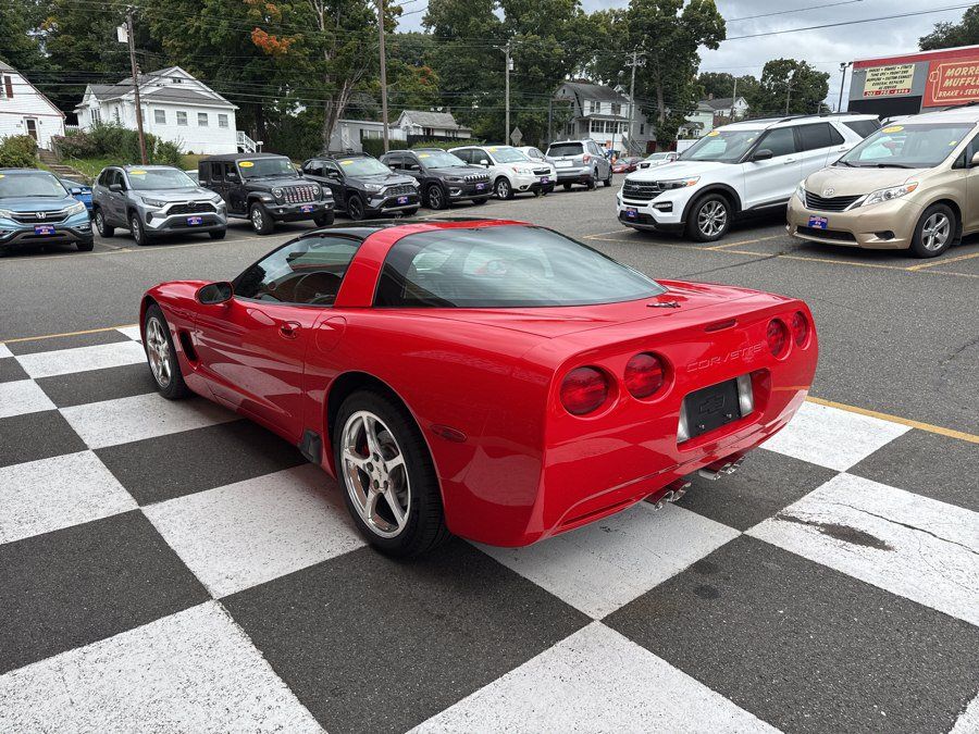Used 2000 Chevrolet Corvette Coupe w/ Performance Handling Pkg RWD image 4