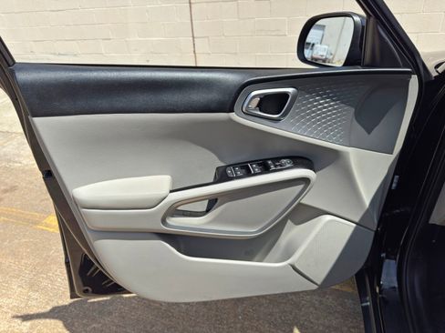 Used 2021 Kia Soul LX image 33