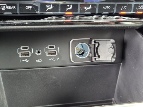 New 2025 Jeep Grand Cherokee L Laredo image 12