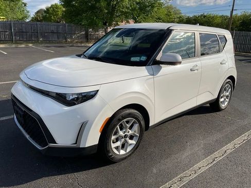 Used 2025 Kia Soul LX w/ LX Technology Package image 1