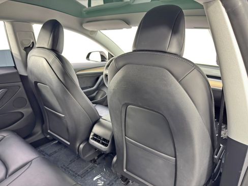 Used 2022 Tesla Model 3 Standard Range image 35