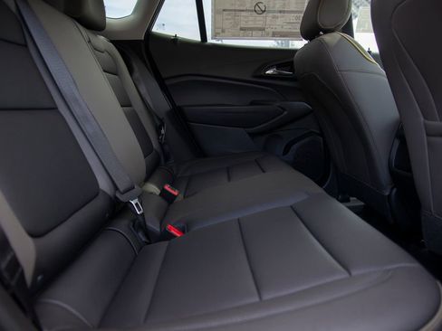 New 2026 Chevrolet Trax ACTIV w/ Sunroof Package FWD image 13