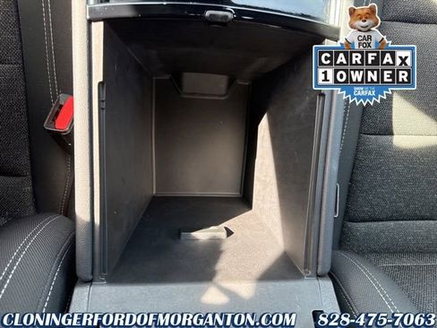 Used 2025 Chevrolet Traverse LT image 40