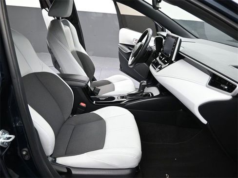 Used 2021 Toyota Corolla XSE image 16