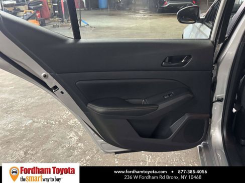 Used 2025 Nissan Altima 2.5 SV FWD image 10