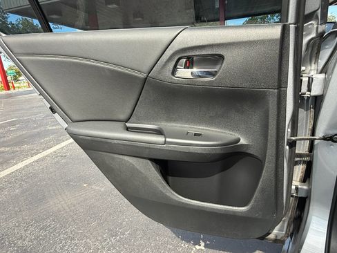 Used 2017 Honda Accord Sport image 22