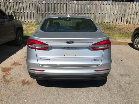 Used 2019 Ford Fusion SE FWD image 10
