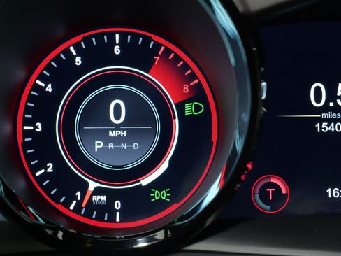 Used 2019 Aston Martin V8 Vantage Coupe RWD image 45