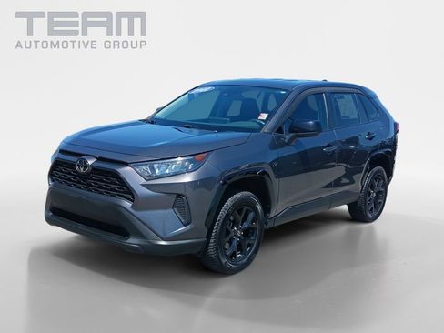 Used 2022 Toyota RAV4 LE FWD image 3