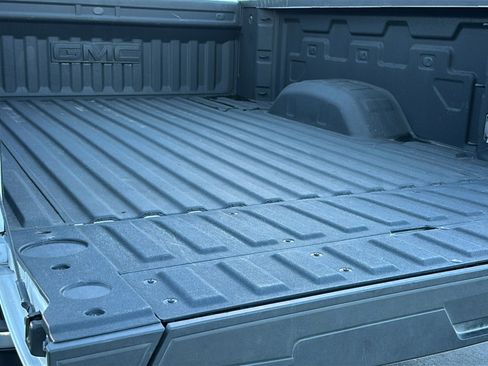 Used 2025 GMC Sierra 2500 SLT w/ SLT Premium Package image 27