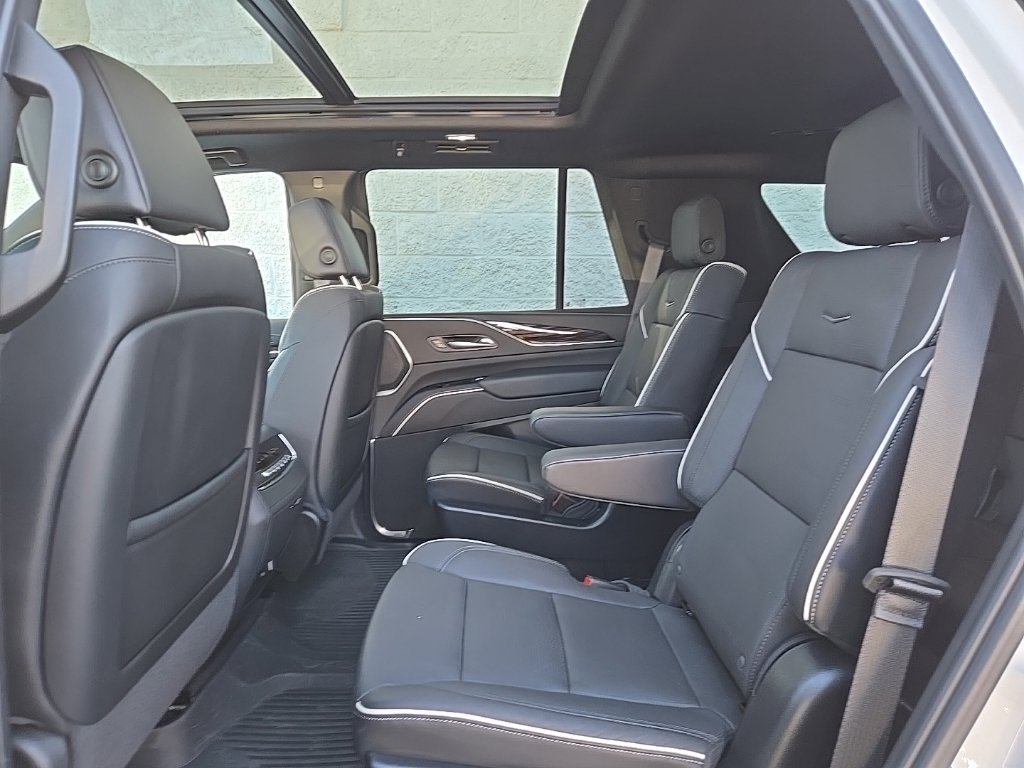 Certified 2024 Cadillac Escalade Premium Luxury AWD/4WD image 19