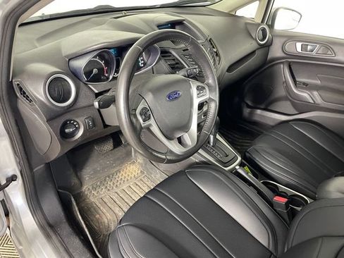 Used 2014 Ford Fiesta SE image 3