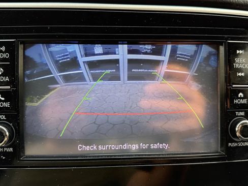 Used 2020 Mitsubishi Outlander ES FWD image 18