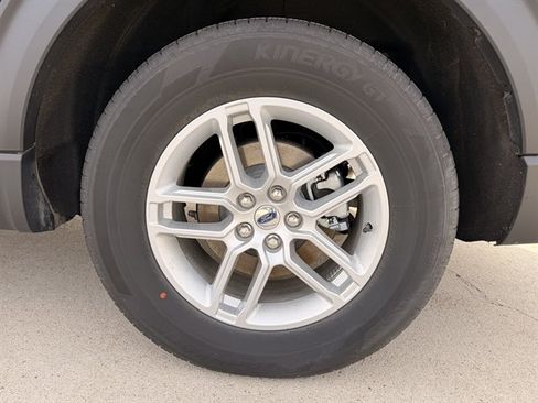 Certified 2025 Ford Explorer Active AWD/4WD image 10