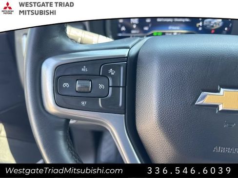 Used 2023 Chevrolet Suburban LT RWD image 11