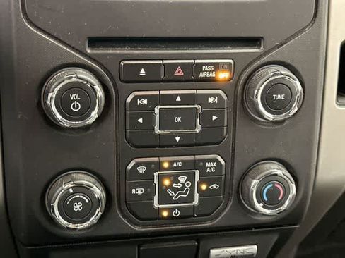 Used 2014 Ford F150 XLT w/ Equipment Group 302A Luxury AWD/4WD image 12